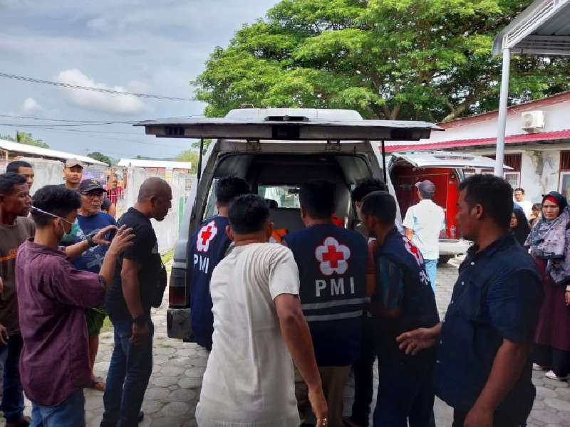 Tim Gabungan Aceh Besar Evakuasi Seluruh Korban Kecelakaan di Krueng Raya