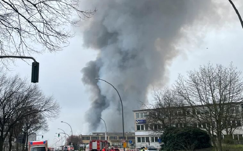Kebakaran Besar Landa Hamburg Jerman, Ratusan Orang Dievakuasi