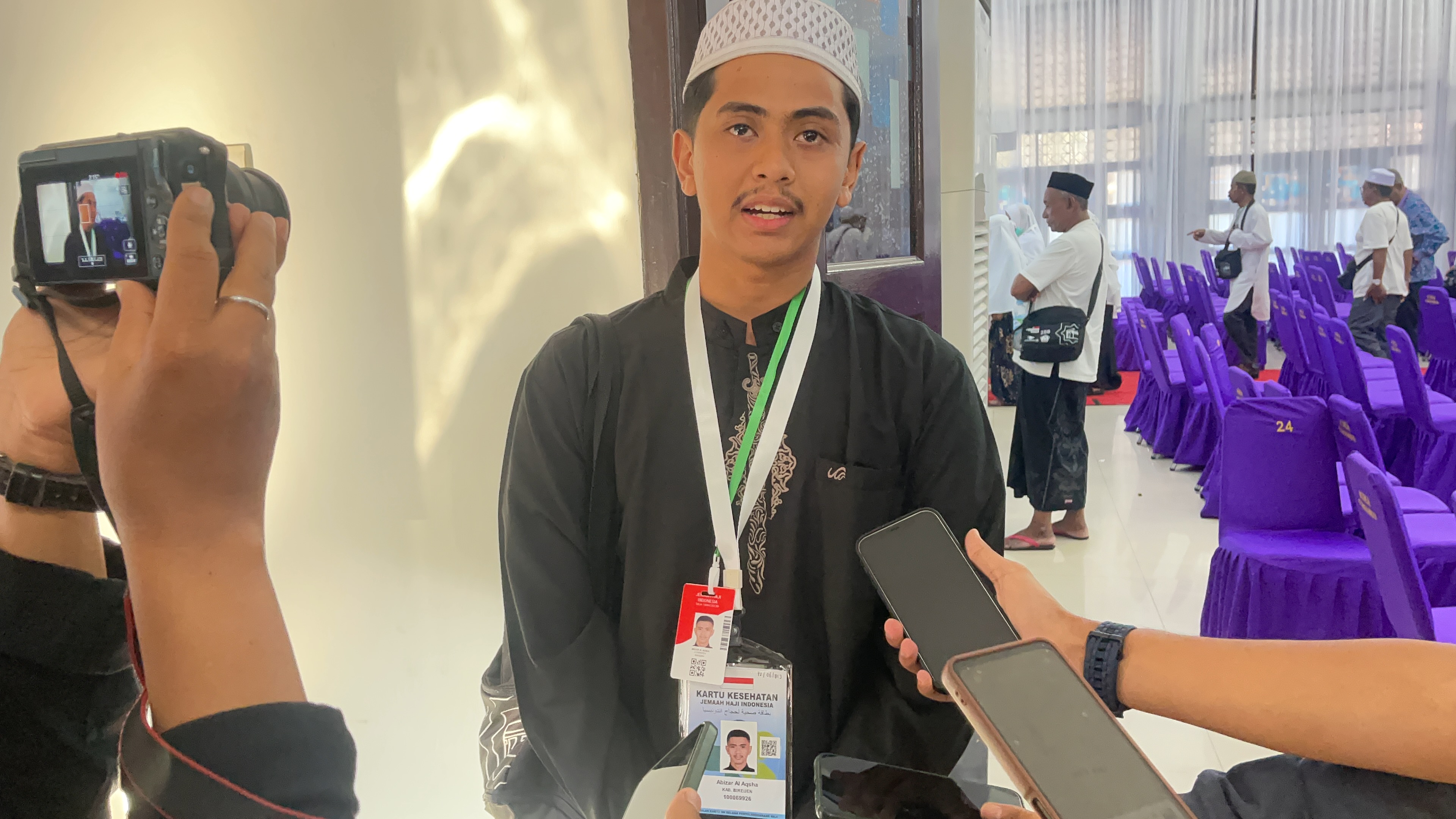 Gantikan Ayah untuk Temani Ibu ke Tanah Suci, Abizar Al Aqsha Jadi Jemaah Haji Termuda Aceh