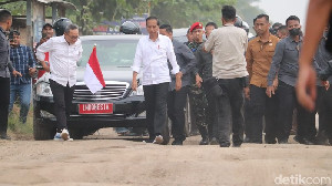 Jokowi Persilakan Masyarakat Adukan Jalan Rusak Lewat Medsosnya
