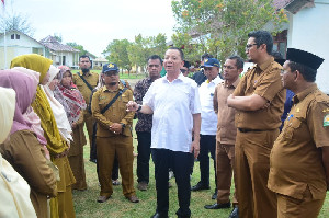 Terobos Banjir, Achmad Marzuki Kunjungi Sekolah Pelosok dan Kampanye Stunting di Singkil