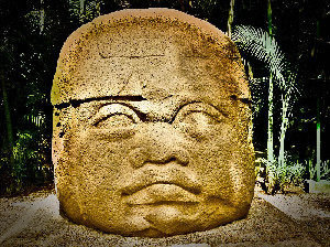 AS Kembalikan Patung Batu Olmec ke Meksiko