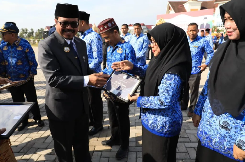 Hardiknas 2023 di Aceh Utara, Sejumlah Sekolah, Kepsek dan Guru Terima Penghargaan