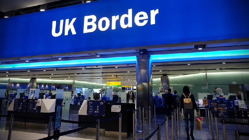 Sistem Perbatasan Bermasalah, Bandara Inggris Hadapi Penundaan Besar