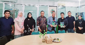 Kunjungi ARC-PUIPT USK, Dahlan Iskan Kagum dengan Inovasi Nilam Aceh