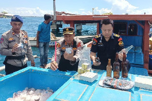 Tim Gabungan Polres Simeulue Tangkap Kapal Pengebom Ikan