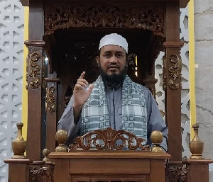Perbedaan Bank Syariah dan Konvensional Menurut Ketua MIUMI Aceh