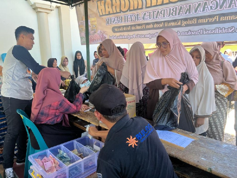 Kepedulian Pj Bupati Aceh Besar Ringankan Beban Masyarakat