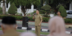 Pimpin Apel Senin, Pj Gubernur Ingatkan ASN Pemerintah Aceh Bekerja dengan Baik