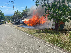 Dua Hektar Lahan Beserta Warung di Bukit Tugu AURI, Aceh Besar Terbakar