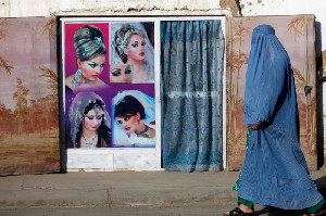 Taliban Larang Salon Kecantikan Bagi Wanita di Afghanistan
