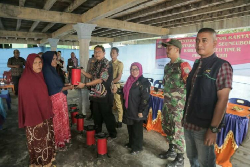 Kemensos Distribusikan 244 Bantuan Kompor Rakyat Biomassa Kepada Warga Aceh Timur