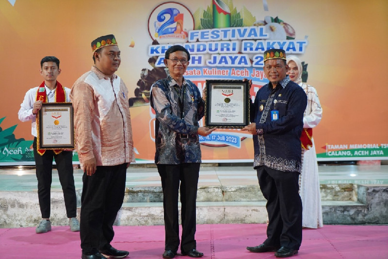 Keren, Aceh Jaya Terima Tiga Penghargaan Kategori Baru dari MURI