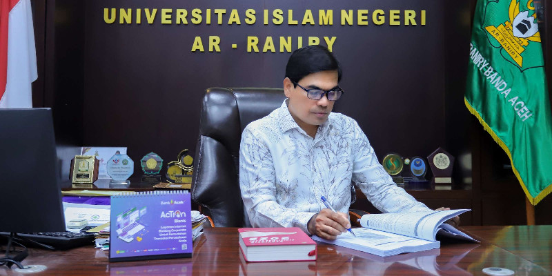 Jelang Azan, Rektor UIN Ar-Raniry Intruksikan Sivitas Akademika Hentikan Perkuliahan