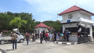 Puluhan Warga Binaan Demo PT PIM Tuntut Diberi Pekerjaan