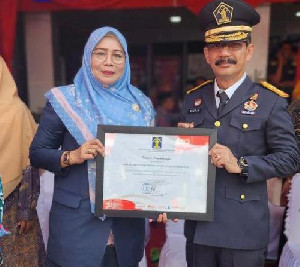Disdukcapil Banda Aceh Raih Penghargaan Pelayanan Publik Berbasis HAM