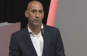 Gara-gara Ciuman, FIFA Skor Presiden Sepak Bola Spanyol