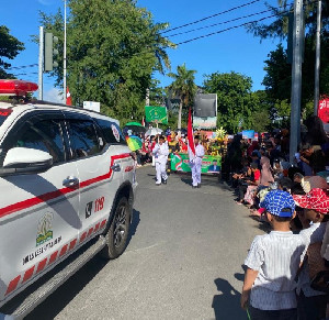 Ribuan Masyarakat Kota Banda Aceh Memenuhi Jalan Sepanjang Rute Karnaval