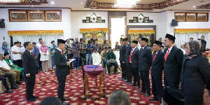 Lantik Komisioner KIP Aceh, Ini Pesan Pj Gubernur Achmad Marzuki