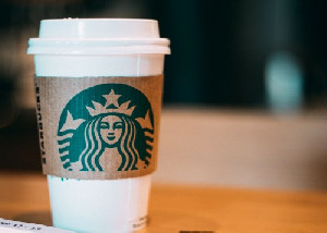 Gugatan Pemecatan yang Salah, Starbucks Diperintahkan Bayar Mantan Karyawannya Rp393,6 Miliar