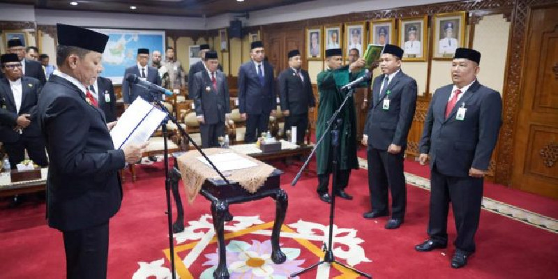 Pj Gubernur Lantik Direktur Operasional dan Direktur Kepatuhan Bank Aceh Syariah