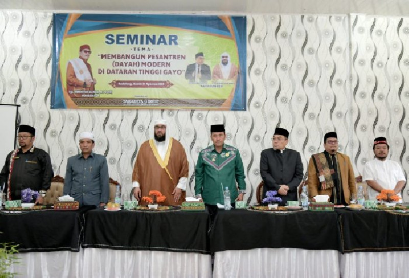 Pimpinan Pesantren Milbos Bogor Jadi Narasumber Seminar Membangun Pesantren Modern di Bener Meriah