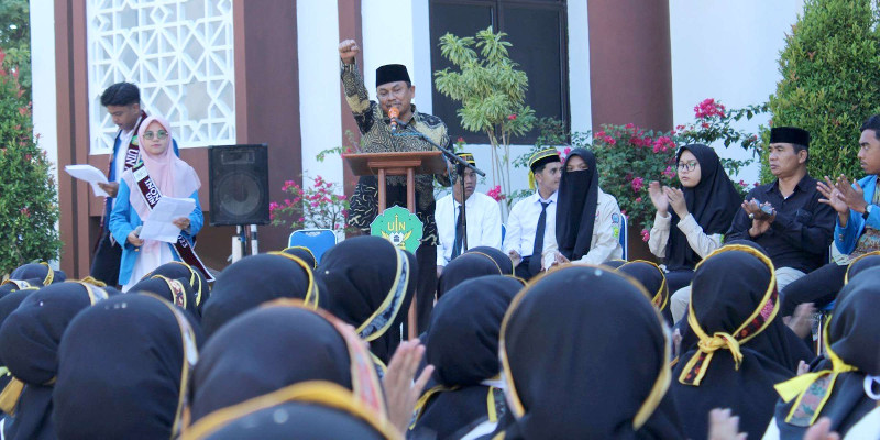 Dekan Syarifuddin Ajak Mahasiswa Baru FAH UIN Ar-Raniry Keluar dari Zona Nyaman