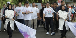 Pj Gubernur Aceh Ikut Jalan Santai PMI Bersama Ribuan Masyarakat