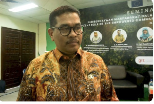 Usai Penyerahan SK, Kadis DLHK Aceh Minta Masyarakat Segera Garap Lahan Kawasan Hutan Adat
