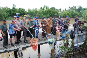 TNI AL Lhokseumawe Terjunkan Tim  The Rising Tide