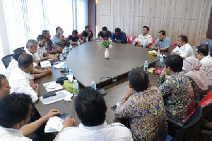 Pj Bupati Aceh Besar Fasilitasi Audiensi Pengurus Asosiasi Galian C dan Supir Dumtruk