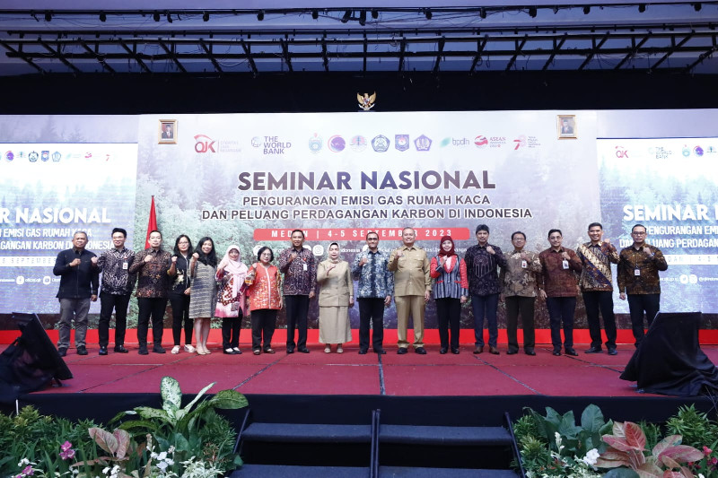 Gelar Seminar di Medan, OJK Siap Awasi Perdagangan Karbon di Bursa Karbon