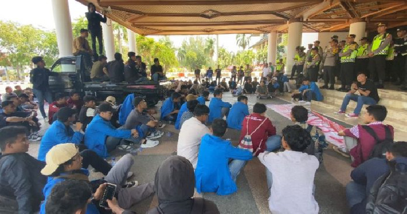 Kapolresta Banda Aceh Pimpin Langsung Pengamanan Aksi Unras di Kantor Gubernur Aceh
