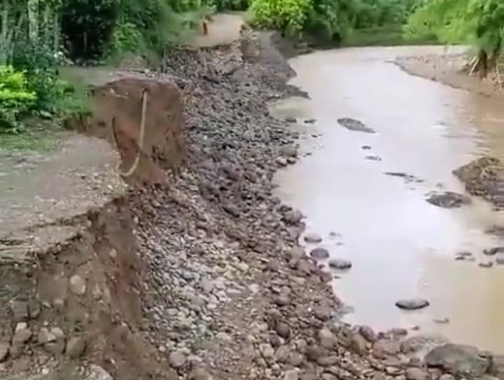 Jalan Penghubung Kecamatan di Aceh Utara Teputus Akibat Banjir, Aktivitas Warga Lumpuh Total