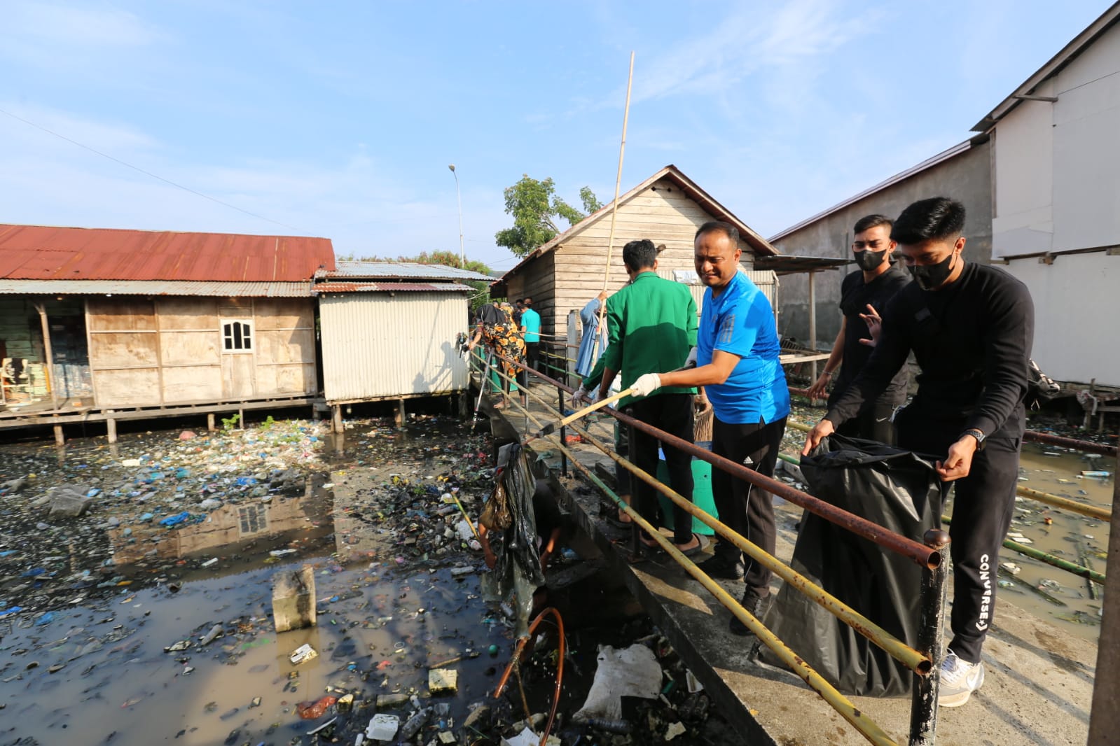 Aksi Bersih di Pusong Hasilkan 7 Ton Sampah, Pj Wali Kota Imran Ajak Masyarakat Jaga Lingkungan