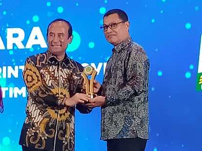 Kadis ESDM Aceh Terima Anugerah Dewan Energi Nasional (DEN) 2023