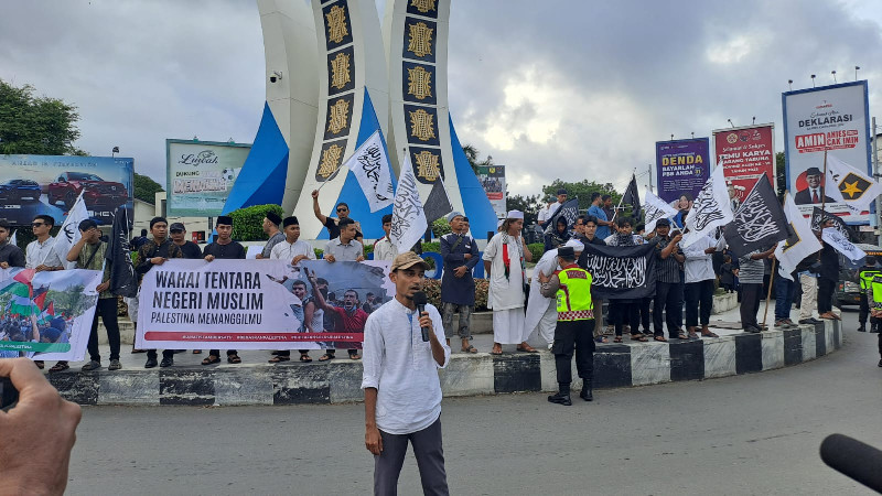 Bela Palestina, Ratusan Massa Lakukan Aksi Damai di Simpang Lima Banda Aceh