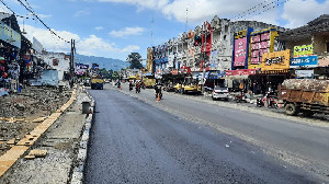 Jalan Hasan Saleh Mulai Diaspal, Target November Selesai