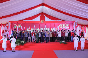 Kapolri dan Panglima TNI Bersama Warga Jatim Deklarasi Pemilu 2024 Aman Damai