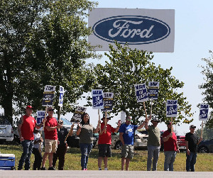 Akhiri Pemogokan, Serikat Pekerja UAW dan Ford Capai Kesepakatan Baru