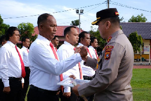 15 Personel Satres Narkoba Polres Aceh Utara Terima Penghargaan