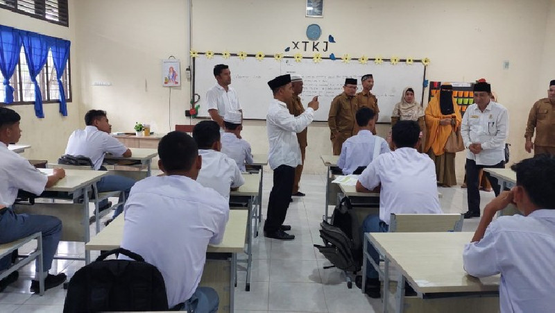 Kemenag Aceh Tinjau Implementasi Getba TBQ SMP dan SMA di Aceh Barat