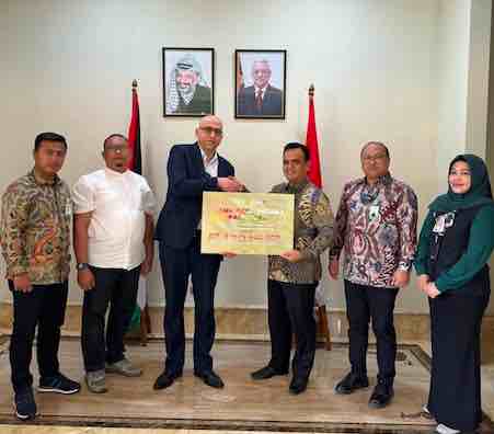 Bank Aceh Serahkan Donasi Untuk Palestina Rp 1 Miliar Lebih