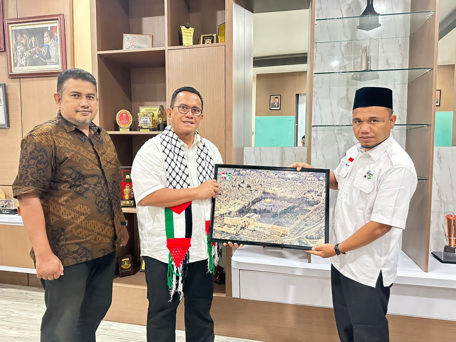 KAGAMA Aceh Bantu Palestina Melalui KNRP Aceh
