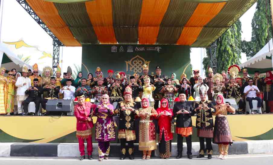 Peserta Pawai Budaya Aceh Memukau dengan Keberagaman Budaya Daerah