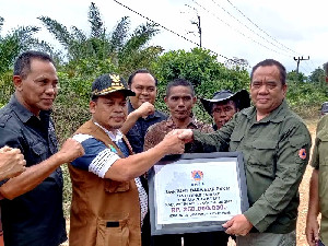 BNPB Pusat Serahkan Bantuan Penanggulangan Banjir di Aceh Jaya