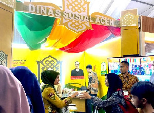 Selama PKA-8, Stand Dinsos Aceh Berikan Kemudahan Warga Cek DTKS Bansos