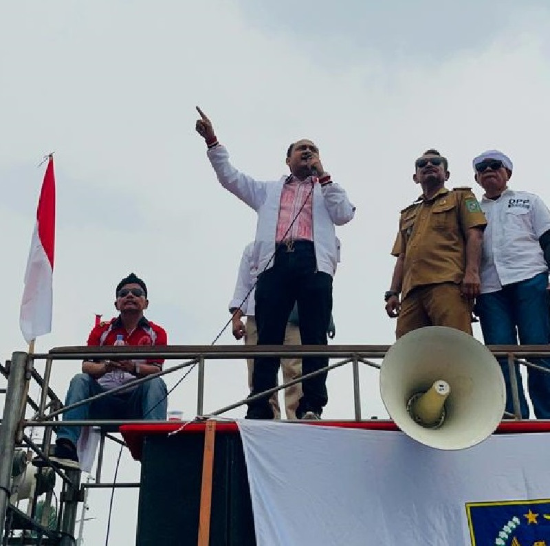 Kepung Senayan, Fachrul Razi Orasi Tuntut Revisi UU Desa