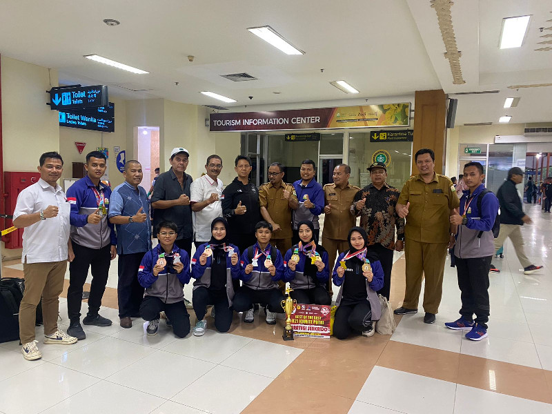 Ukir Prestasi dan Harumkan Aceh, Kadisdik Puji Atlet Karate Aceh