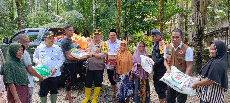 Pemkab Aceh Jaya Salurkan Bantuan Masa Panik untuk Korban Terdampak Banjir